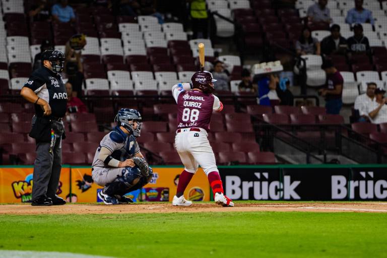Sultanes de Monterrey pega primero en Culiacán