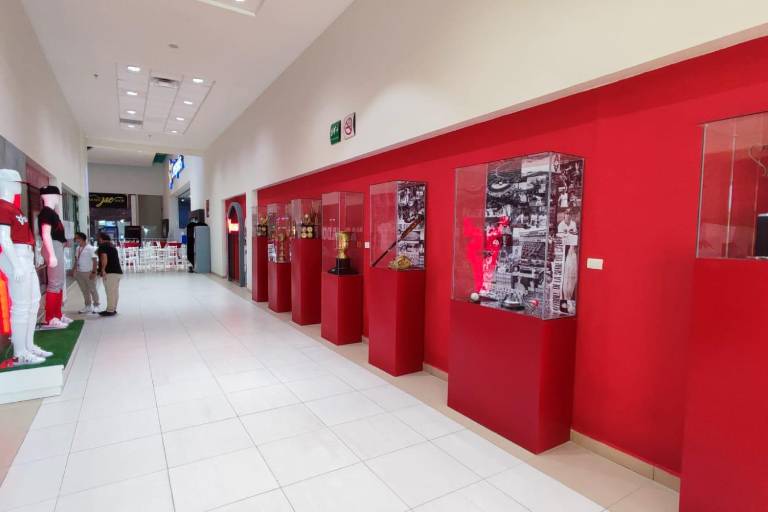 Venados de Mazatlán inaugura su Paseo de la Fama en Plaza Acaya