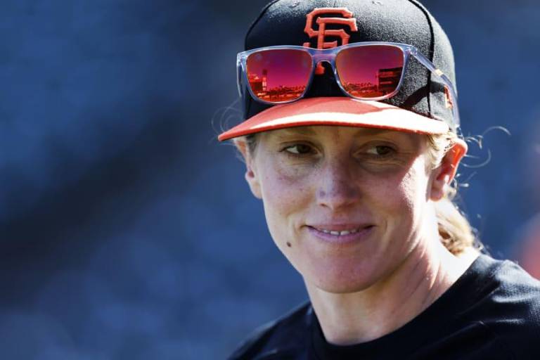 Alyssa Nakken entrevistada para el cargo de mánager de Gigantes