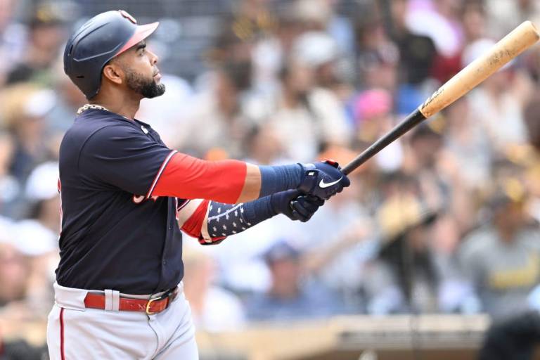 Padres oficializan la firma de Nelson Cruz por una campaña
