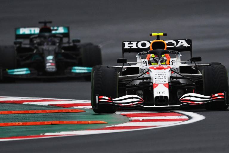 Checo Pérez sube al podio en el Gran Premio de Turquía