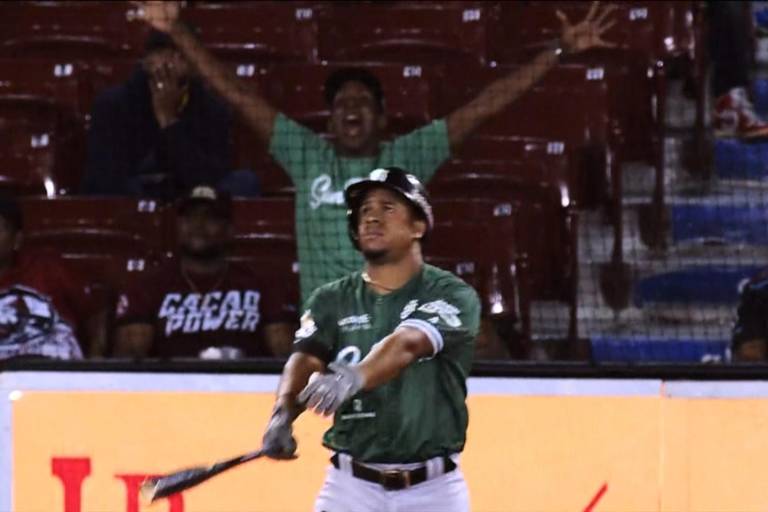 Piratas adquieren a Enmanuel Valdez desde Medias Rojas