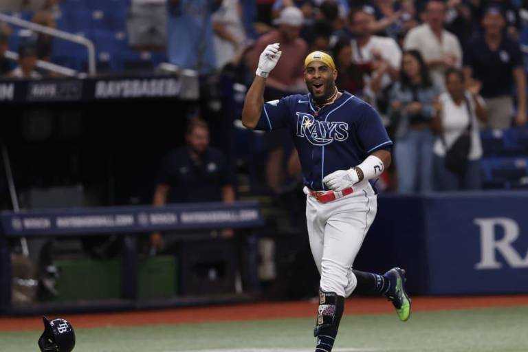 Rays sellan remontada ante Marineros con HR de oro de Yandy Díaz