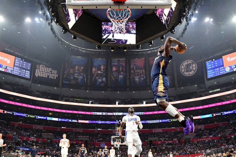 Zion Williamson guía a los Pelicans sobre los Clippers, en su retorno a la duela