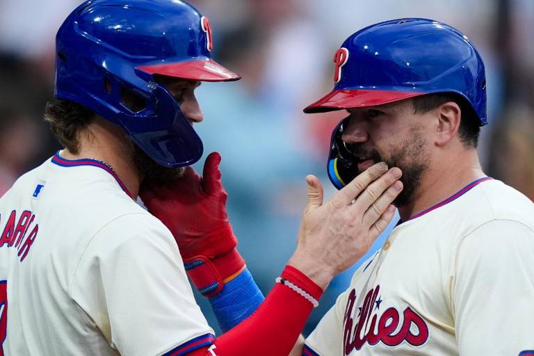 Filis activa a Schwarber y a Harper para enfrentar a Dodgers
