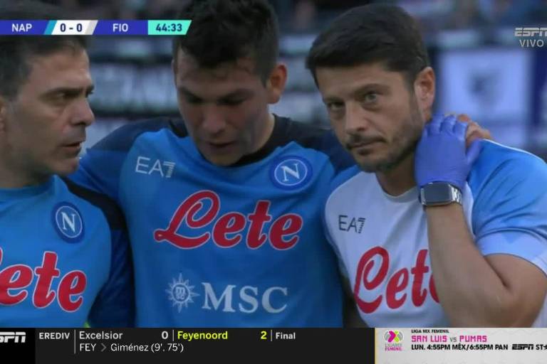 Chucky Lozano se lesiona en juego ante la Fiorentina