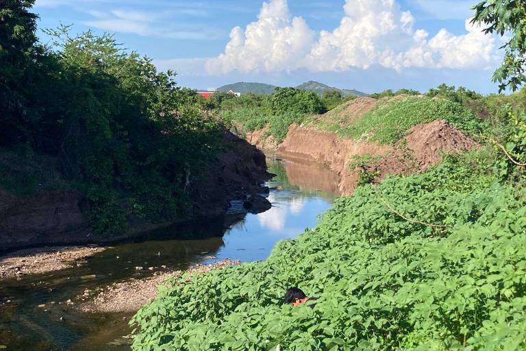 Denuncian que desviación de arroyo Jabalines pone en riesgo a vecinos de colonias en Mazatlán
