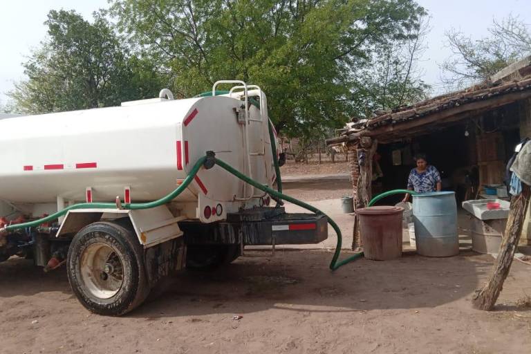 Van 70 mil personas atendidas con pipas de agua ante sequía en Sinaloa