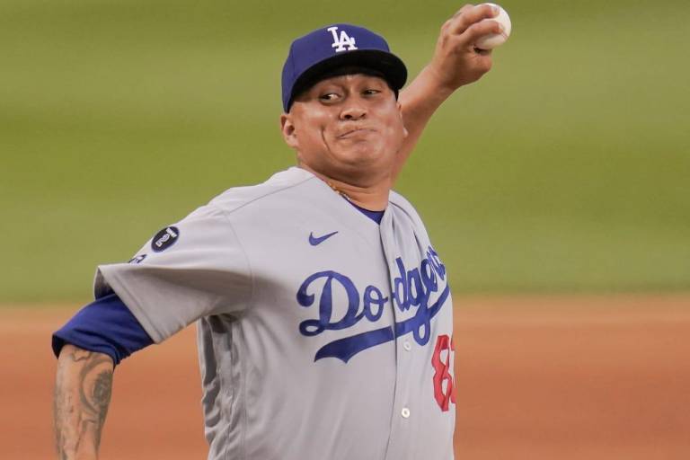 Dodgers activan al zurdo mexicano Víctor González