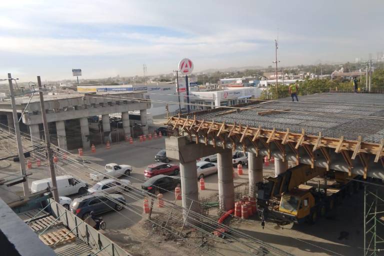 Cierran parcialmente cruce del Libramiento Colosio y Múnich por obra de puente en Mazatlán