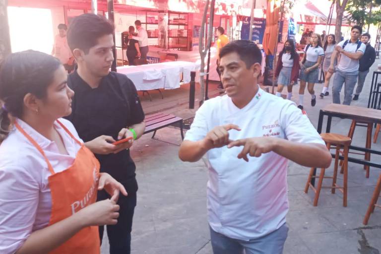 Disfrutan culiacanenses el pan en todas sus variedades
