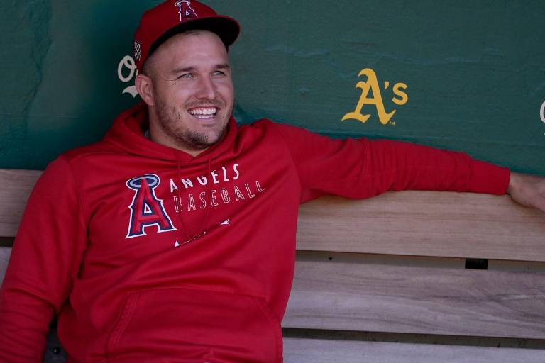 Mike Trout sigue avanzando; ya corre las bases