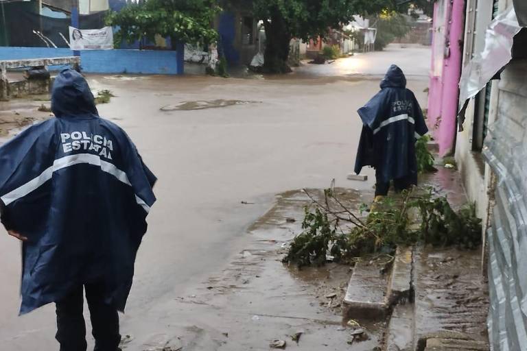 ‘John’ deja al menos 15 muertos en Guerrero; suspenden clases en todos los niveles
