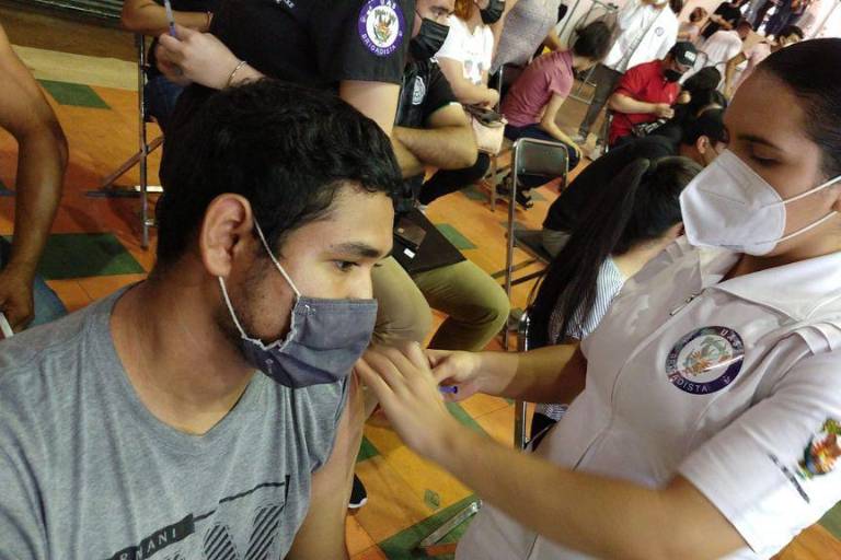 Llama la UAS a los jóvenes a vacunarse contra el Covid