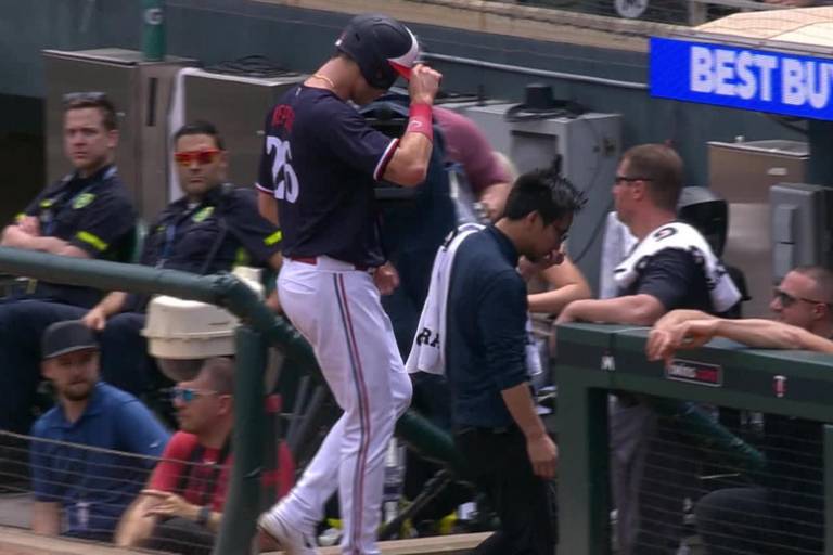 Mellizos inhabilitan a Max Kepler por una distensión en la corva