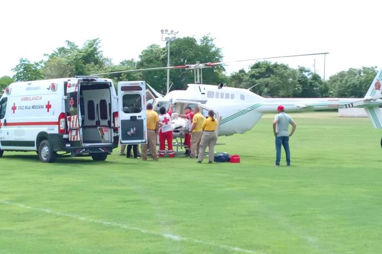 Trasladan en helicóptero al niño Jaciel al Hospital Pediátrico de Culiacán, lesionado en un accidente en Rosario