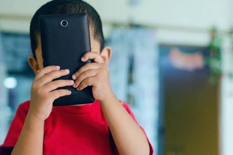 Ciudadanos proponen al Congreso que se vigile el uso de aparatos electrónicos en infancias de Sinaloa