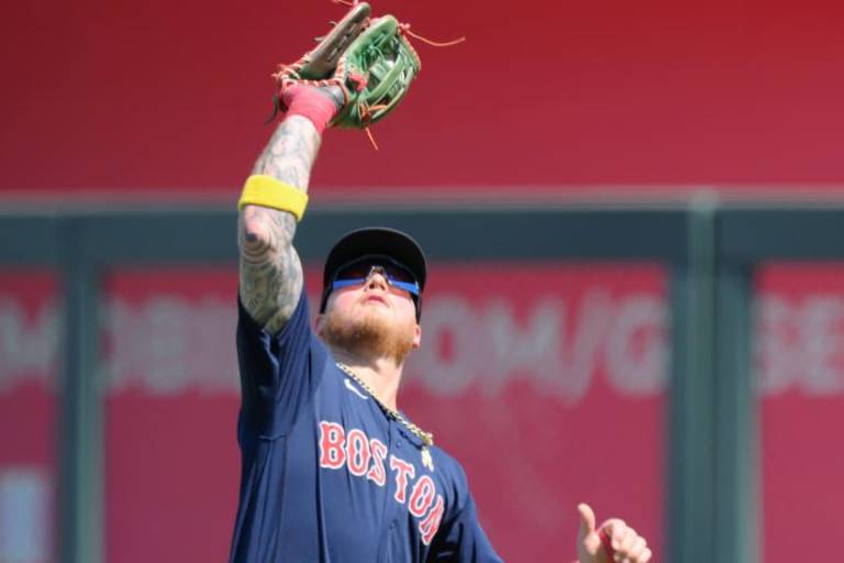Alex Verdugo, ‘día a día’ tras molestia en la corva izquierda