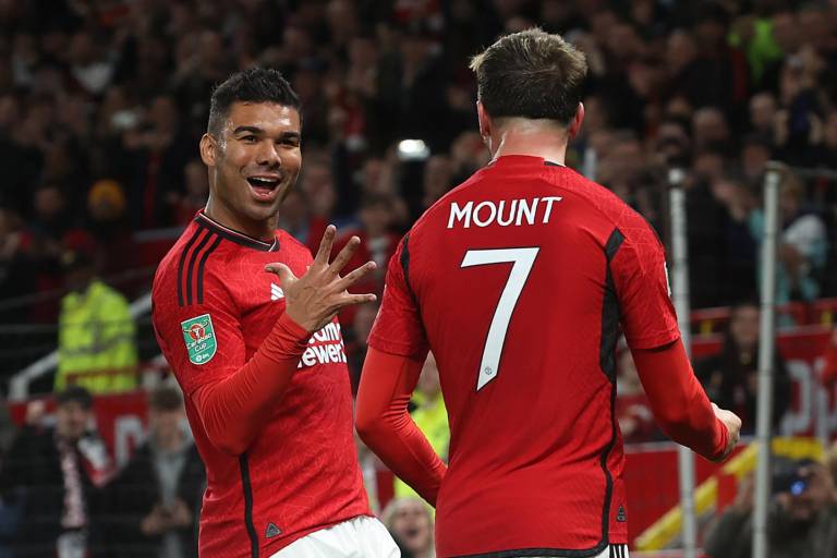 Manchester United avanza sin problemas a octavos de final en la Copa de la Liga