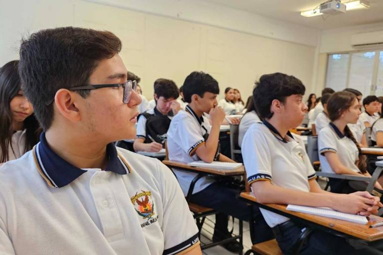 Regresan 63 mil estudiantes de bachillerato de la UAS tras vacaciones decembrinas