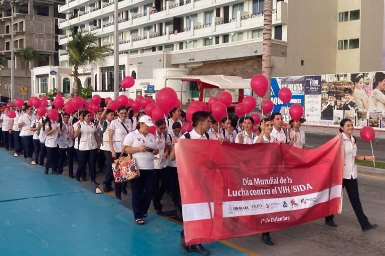 Marchan para recordar a fallecidos por VIH-SIDA en Mazatlán
