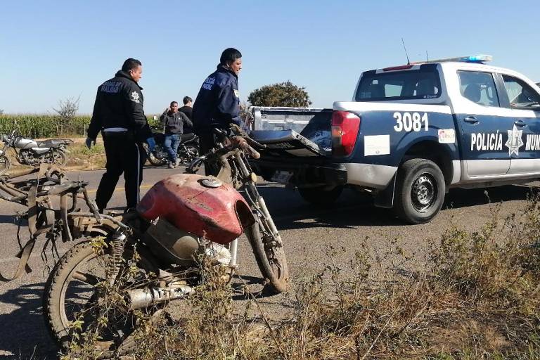 Embiste auto a moto en Culiacán y mueren dos hombres
