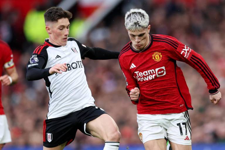 Manchester United pierde ante el Fulham y se aleja de puestos Champions