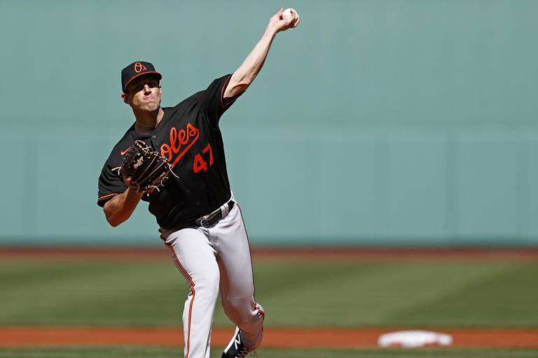 Means brilla y Orioles blanquean a Medias Rojas