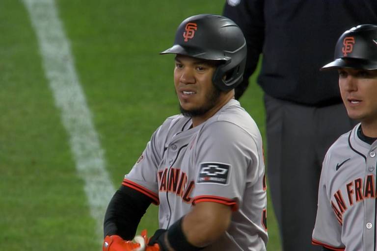 Rockies y Thairo Estrada acuerdan por 1 año con una opción para 2026