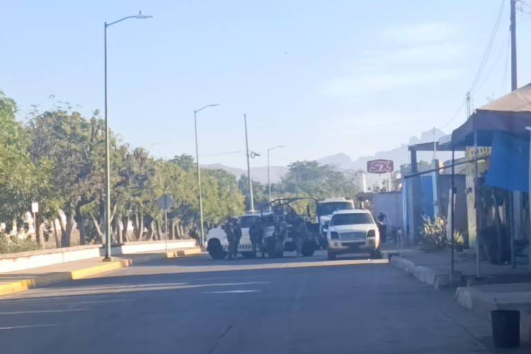 Gobierno federal confirma detención de cuatro y asegura armas, cartuchos y cargadores en Sinaloa