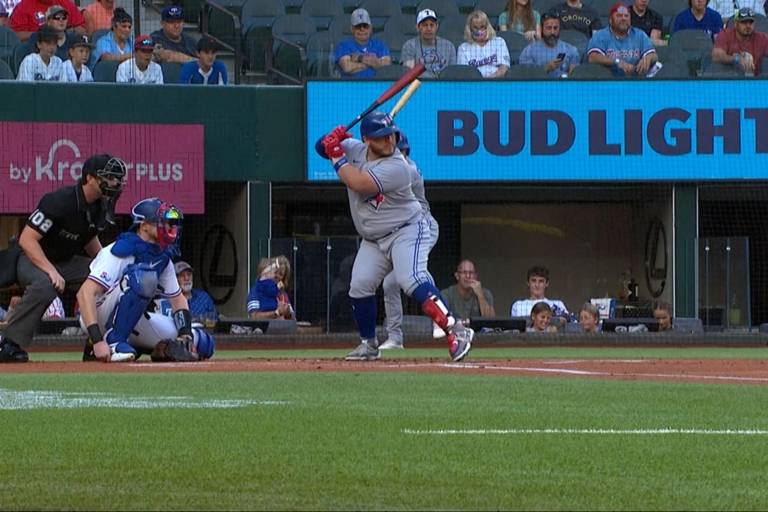 Alejandro Kirk, baja para el Clásico Mundial de Beisbol