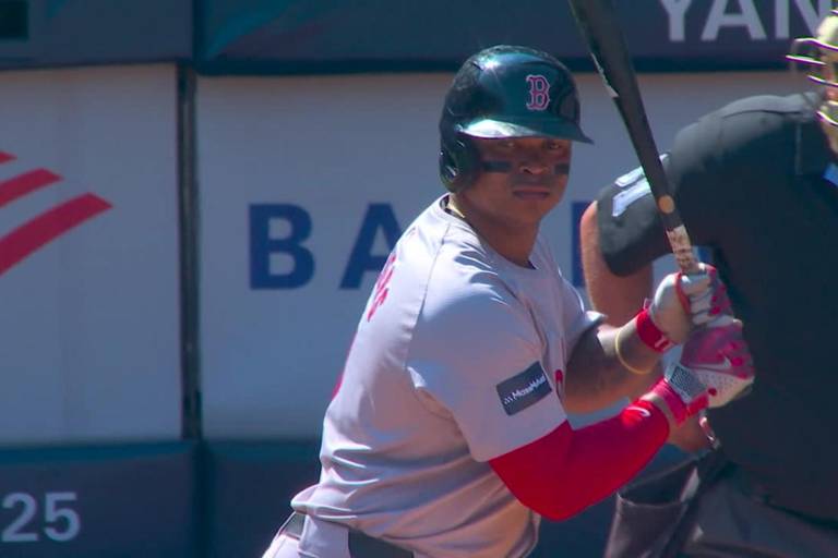 Rafael Devers no necesitará operaciones en ninguno de los hombros