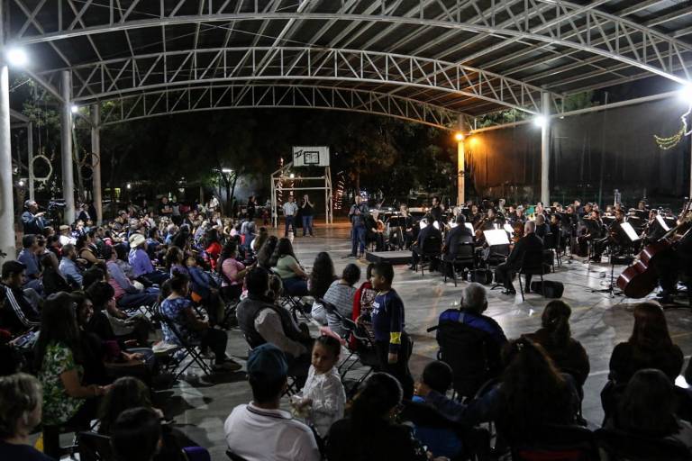 Regala la OSSLA el concierto Navidad en el Parque