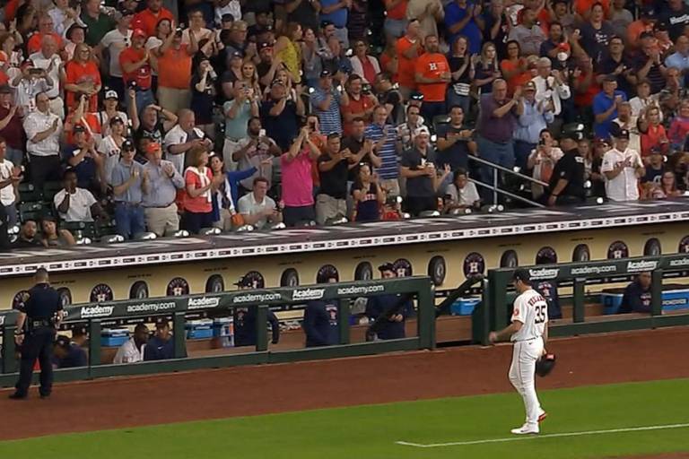 Astros barren a Marineros de la mano de Justin Verlander