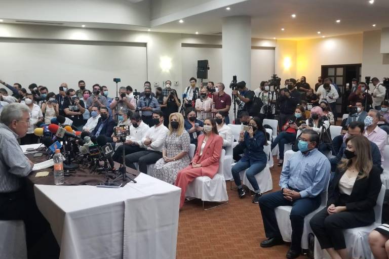 Hará Rocha Moya conferencia ‘semanera’, al estilo de AMLO
