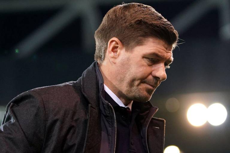 Steven Gerrard positivo a Covid-19; se pierde Chelsea y Leeds
