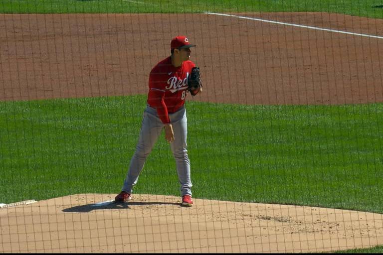 Luis Cessa y el bullpen de los Rojos limitan a Cardenales a 2 hits