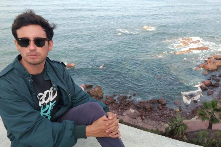 Con estudio de esqueleto, buscará Munba encontrar las causas de muerte de ballena varada en Mazatlán