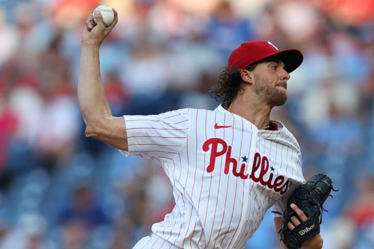 Nick Castellanos respalda joya de Aaron Nola con jonrón en triunfo de Filis sobre Astros