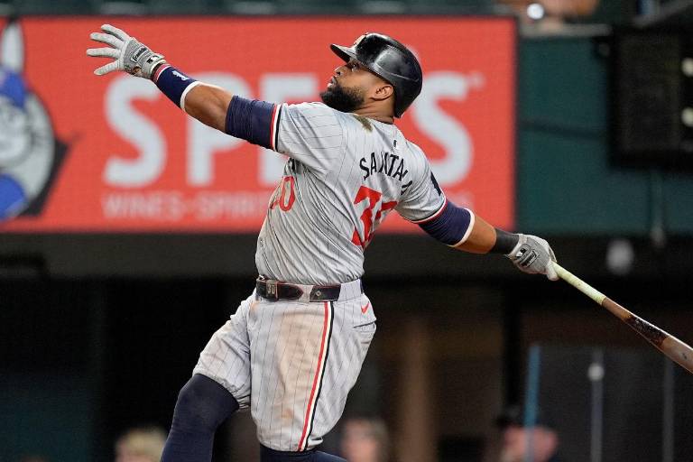 Carlos Santana pacta por una temporada con los Guardianes