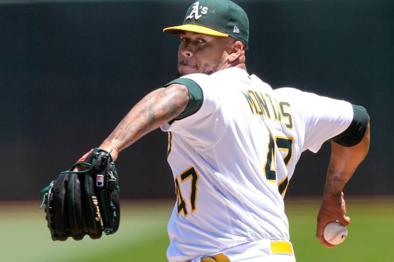 Frankie Montás y LouTrivino van rumbo a los Yanquis desde Oakland, vía cambio