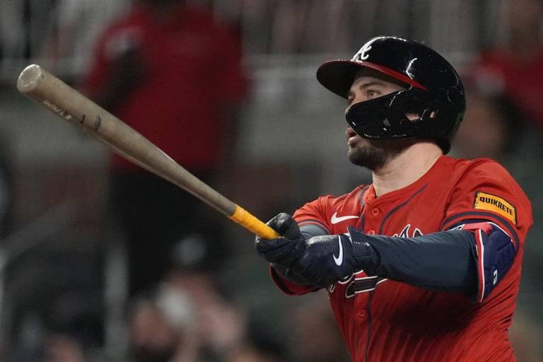 Detrás de 3 HR de d’Arnaud, Bravos vencen a Rangers