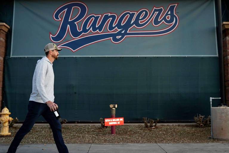 Jacob deGrom es apartado de entrenamiento por precaución