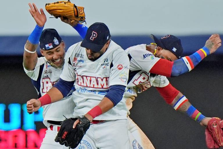 Panamá doblega a Puerto Rico y avanza a semifinales de la Serie del Caribe Miami 2024