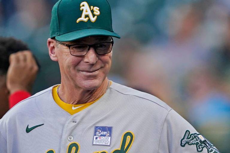 Atléticos ejercen opción con Bob Melvin para 2022