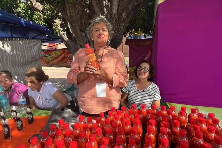 Realizan muestra gastronómica ‘Mujeres emprendedoras de Chametla’