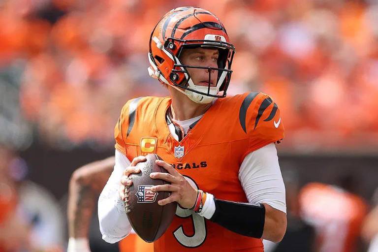 Joe Burrow no tiene plazo para volver con Bengals tras cirugía