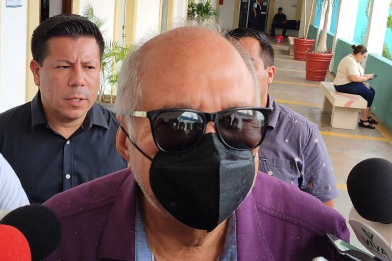 Alcalde de Mazatlán acusa a regidores del PAS de ir al Cabildo a ‘dársela de santos’