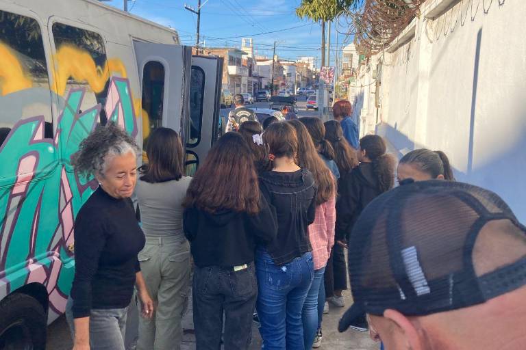 Lleva Motoclub Mazatlán una mañana de convivencia y diversión a niñas del Orfanatorio