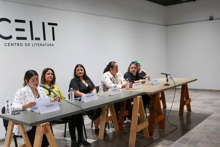 Se reúnen ‘Mujeres Irreverentes’ en conversatorio